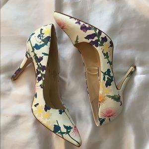 Nine West floral pumps